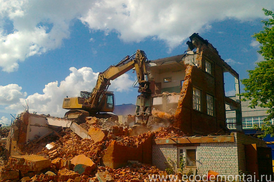 Демонтаж зданий в СПб
