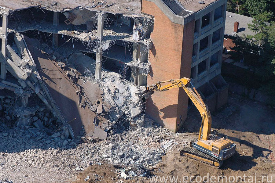 Демонтаж зданий в Санкт-Петербурге